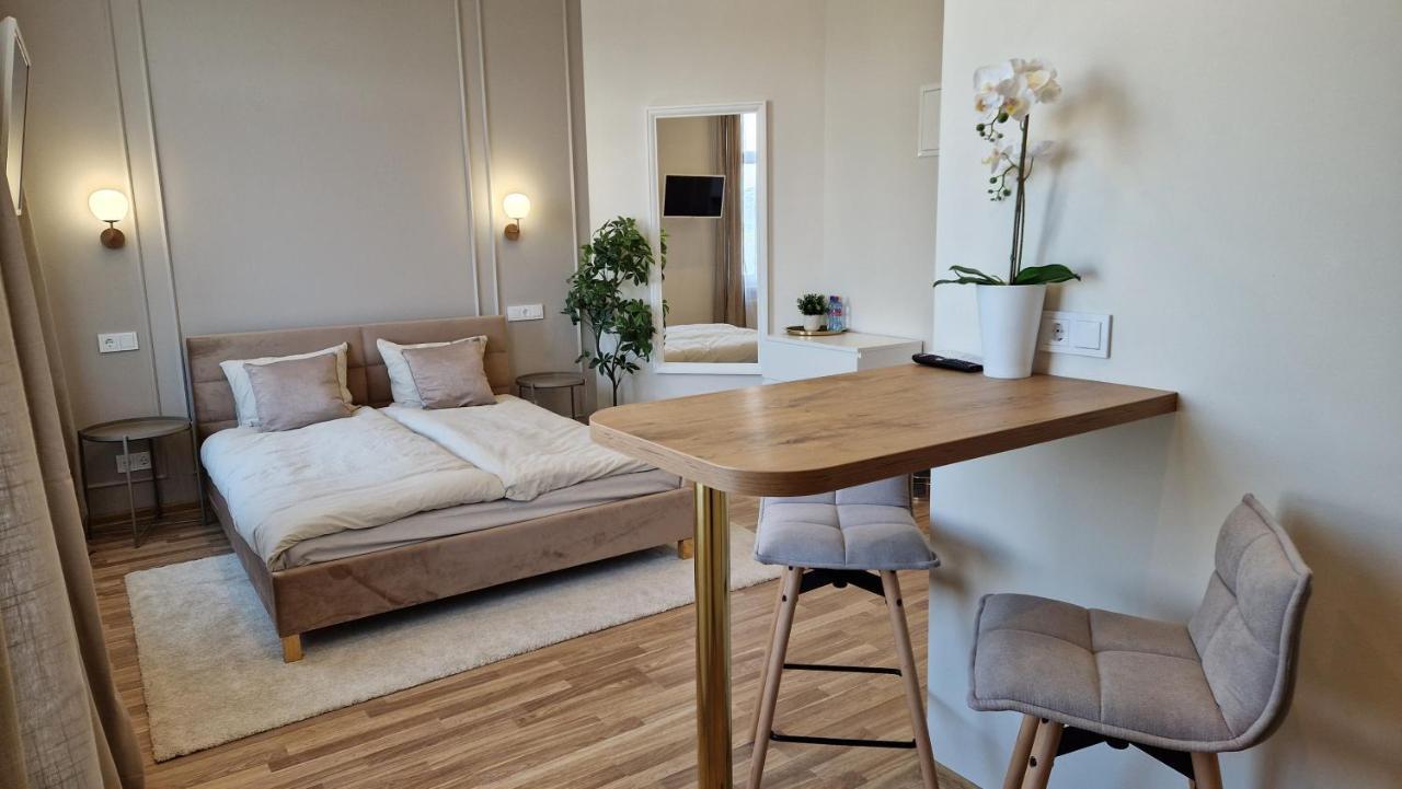 Atf Apartments Riga Esterno foto